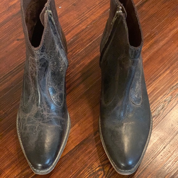 DibaTrue distressed ankle boots - Picture 2 of 11